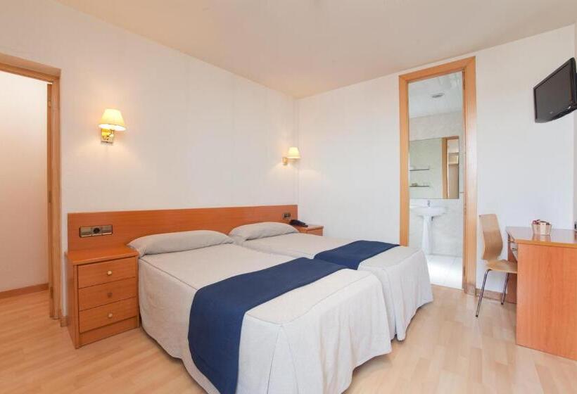 スタンダードトリプルルーム, Everest