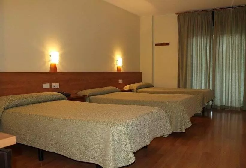 3-Bett-Standardzimmer, Flora Parc