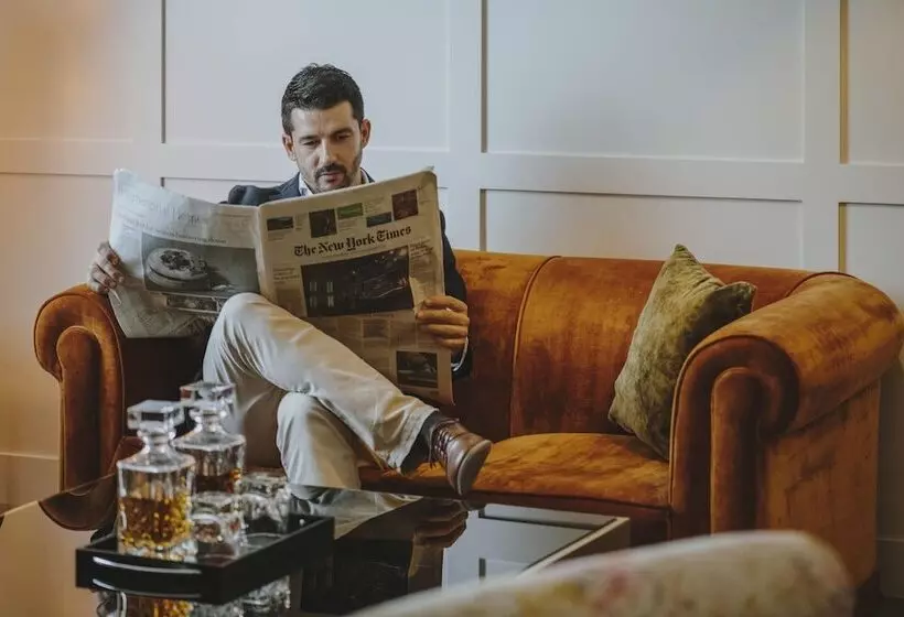 سوییت, Gallery Hotel 4 Sup