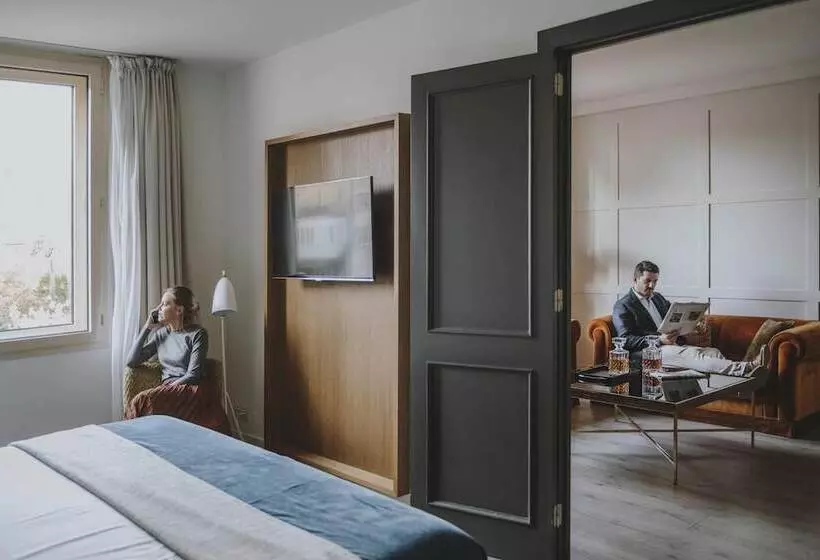 سوییت, Gallery Hotel 4 Sup