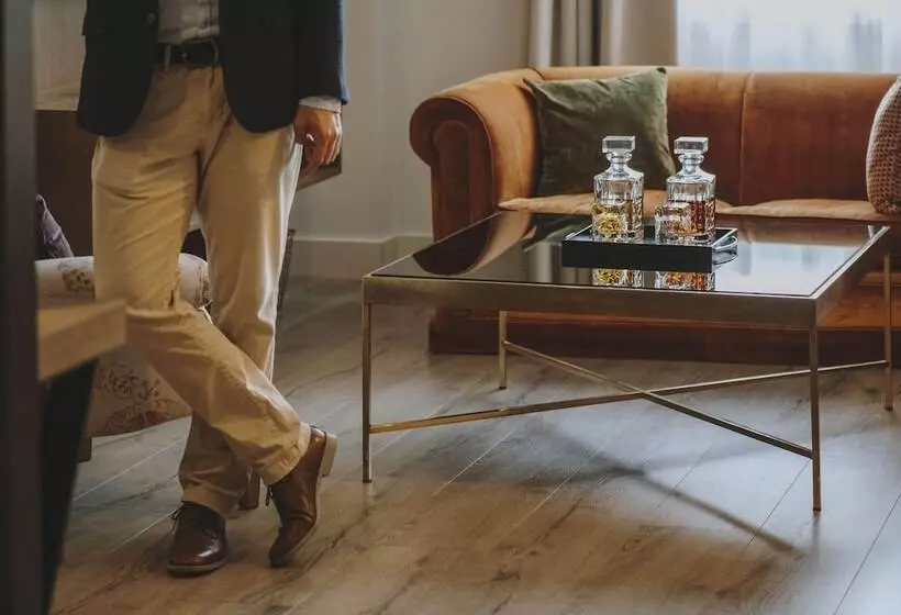 سوییت, Gallery Hotel 4 Sup