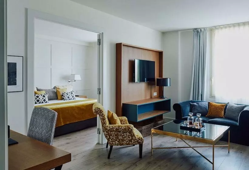 سوییت, Gallery Hotel 4 Sup