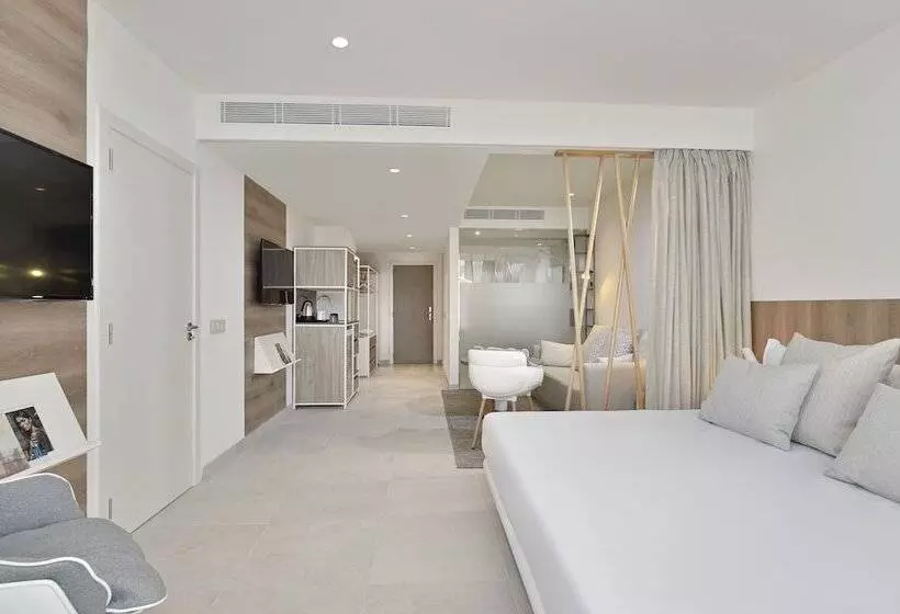 سوییت جونیور, Innside By Meliá Calviá Beach