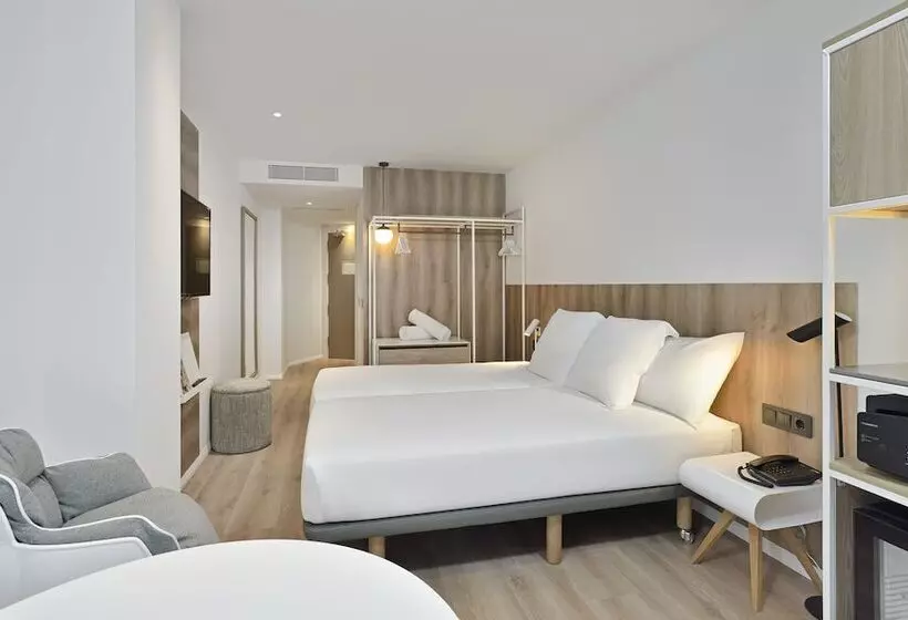 سوییت جونیور, Innside By Meliá Calviá Beach