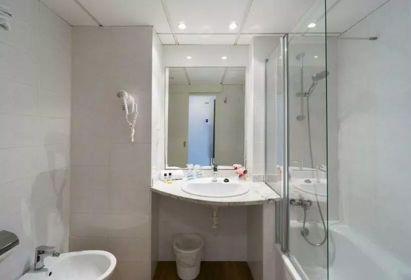 اتاق خانوادگی با چشم‌انداز دریا, Medplaya Hotel Santa Monica