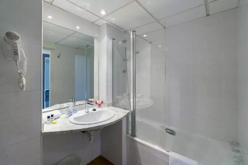 اتاق خانوادگی با چشم‌انداز دریا, Medplaya Hotel Santa Monica