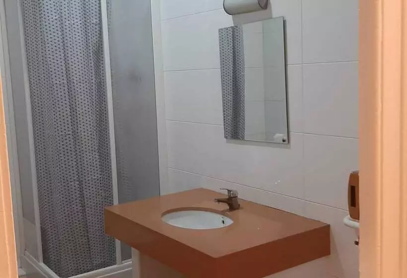 Tek Kişilik Ekonomik Oda, Monegal
