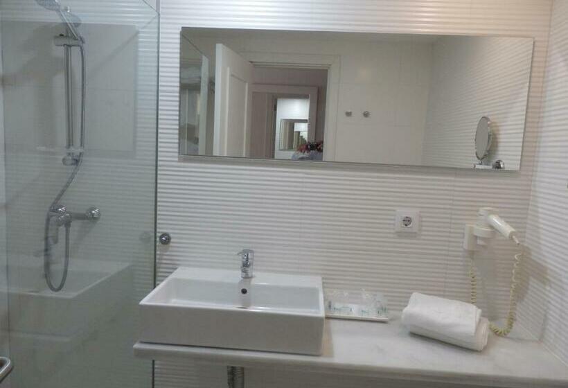 Номер Стандарт Трехместный, Oleander