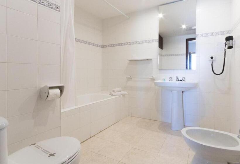 Standard Yhden Hengen Huone, Orosol By Typic Hotels