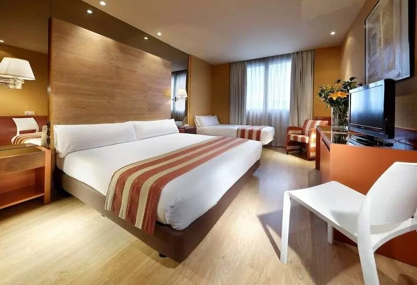 スタンダードトリプルルーム, B&b Hotel Burgos