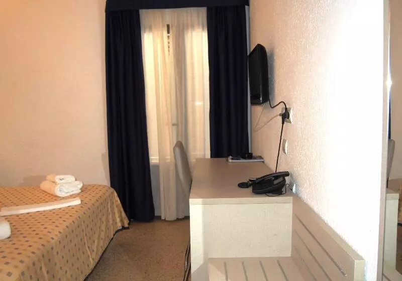 Camera Standard, Roca Bella