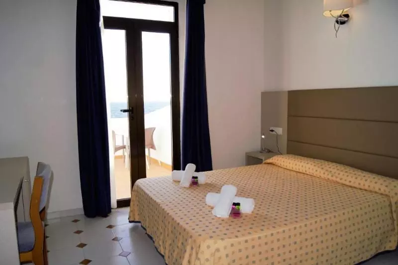 Camera Standard, Roca Bella