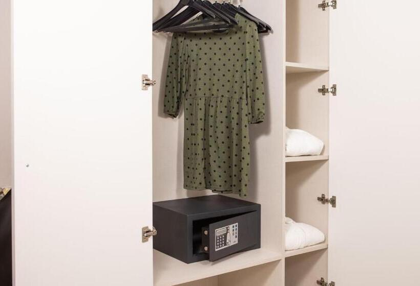 Трехместный Номер Superior Вид на Сад, Rvhotels Broquetas Spa Termal