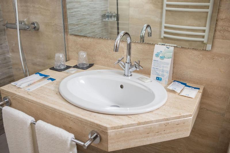 Трехместный Номер Superior Вид на Сад, Rvhotels Broquetas Spa Termal