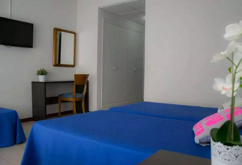 Standard Triple Room with Terrace, Safari