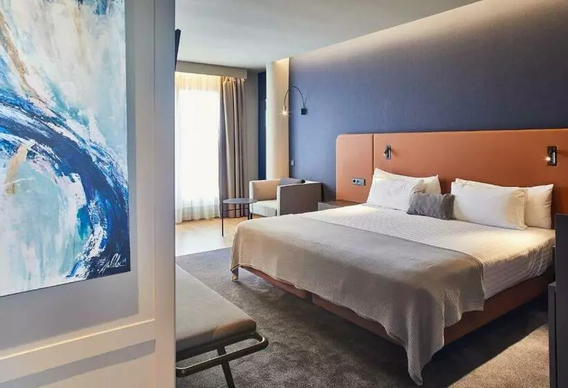 Superior Room with Terrace, Silken Ramblas