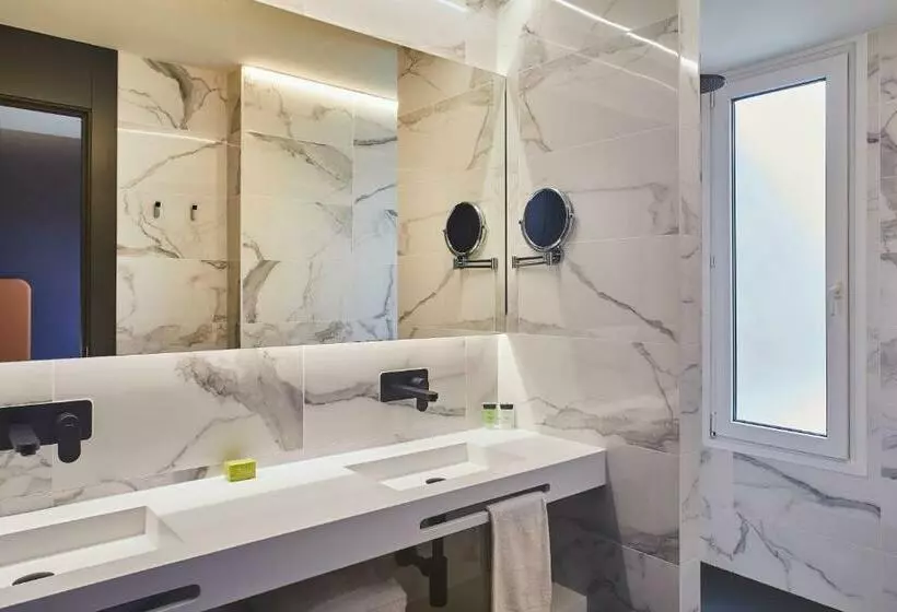 Superior Room with Terrace, Silken Ramblas