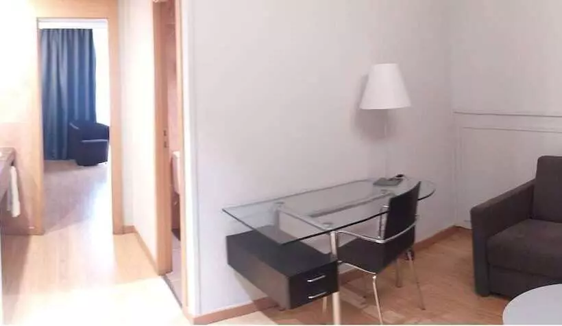 اتاق خانوادگی, Silken Ramblas