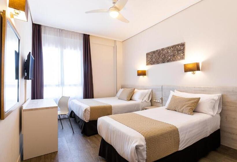 اتاق استاندارد سه نفره, Sweet Hotel Continental