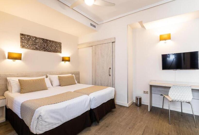 غرفة قياسية ثلاثية, Sweet Hotel Continental