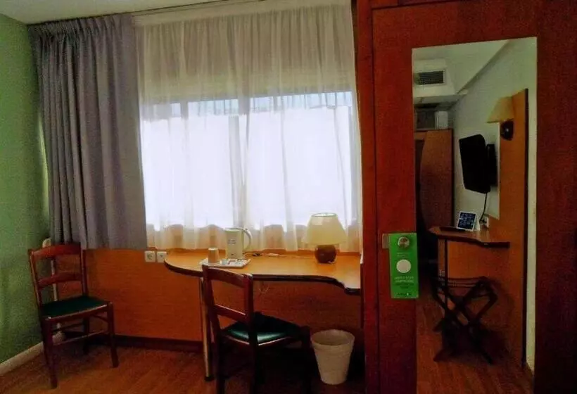 اتاق استاندارد برای معلولان, Travelodge Barcelona del Vallès
