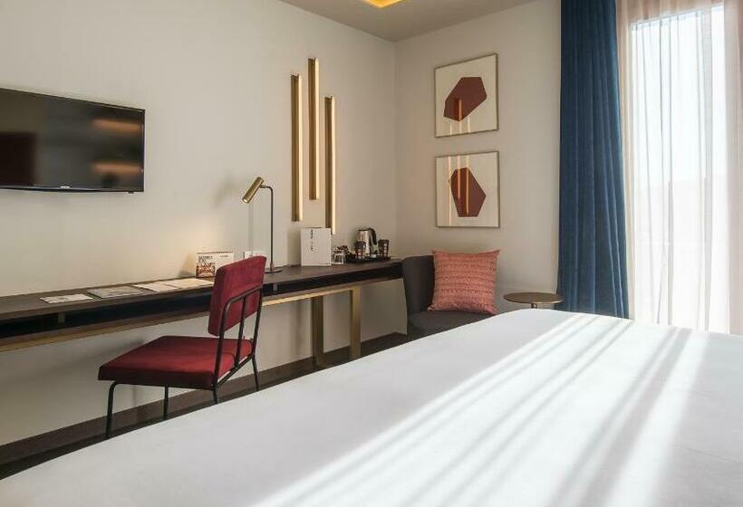 Номер Премиум, Vincci Mae