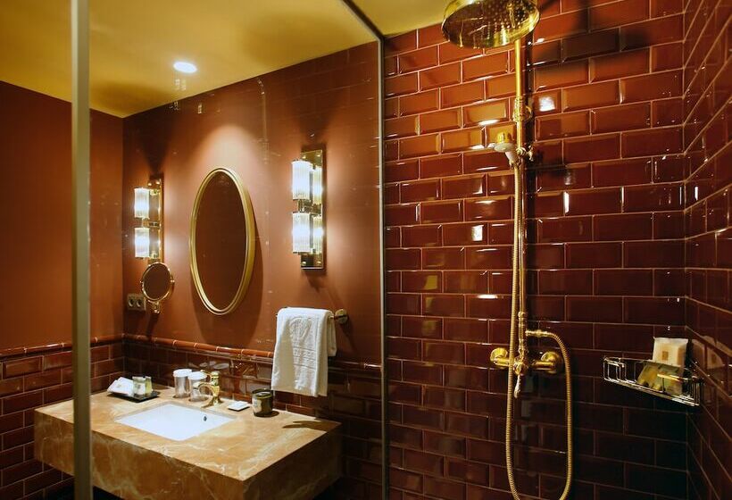 Yhden jaetun makuuhuoneen huoneisto, Vincci Mae