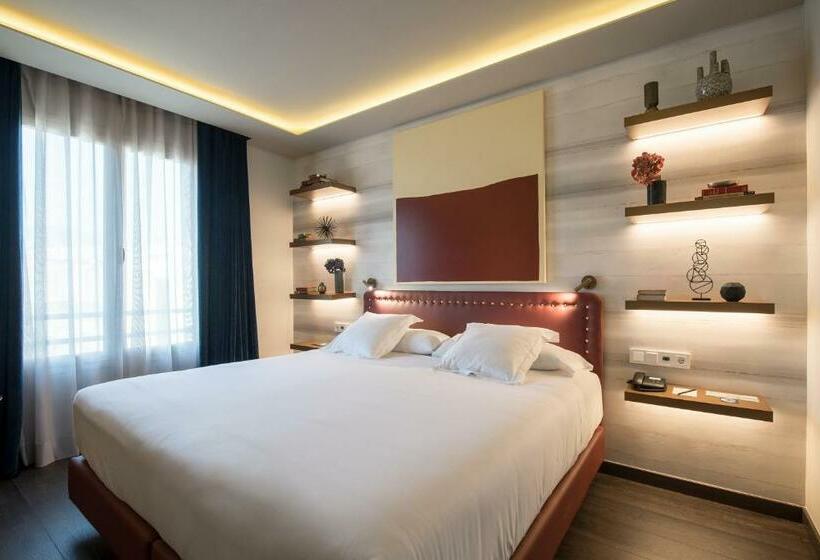 Трехместный Номер Премиум, Vincci Mae