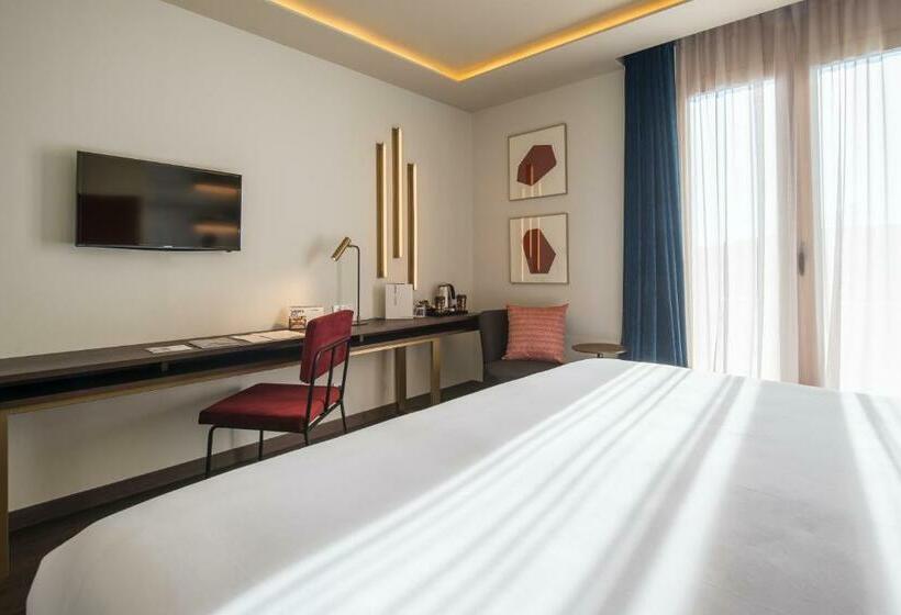 Трехместный Номер Премиум, Vincci Mae