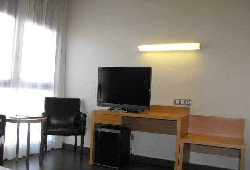Habitación Triple Estándar, Pere Iii El Gran