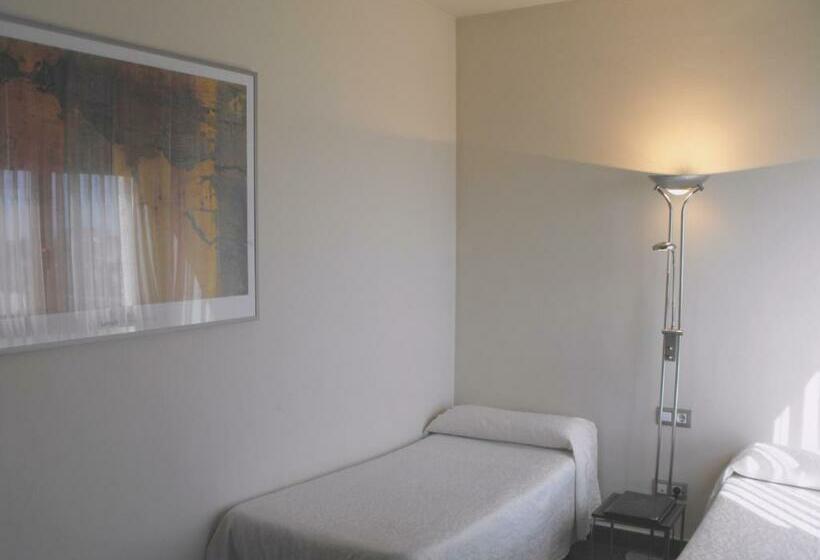 Habitación Triple Estándar, Pere Iii El Gran