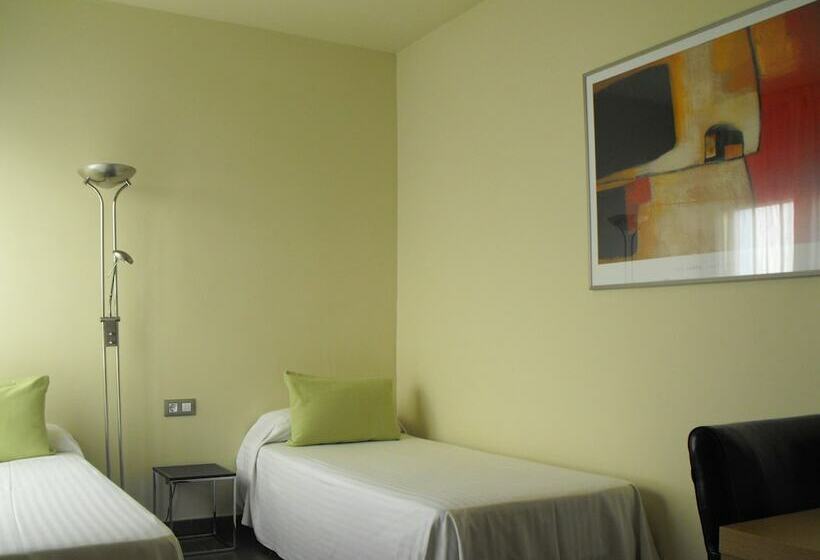 חדר סטנדרט לשלושה, Pere Iii El Gran