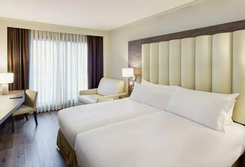 اتاق استاندارد سه نفره, Gran Hotel Luna de Granada