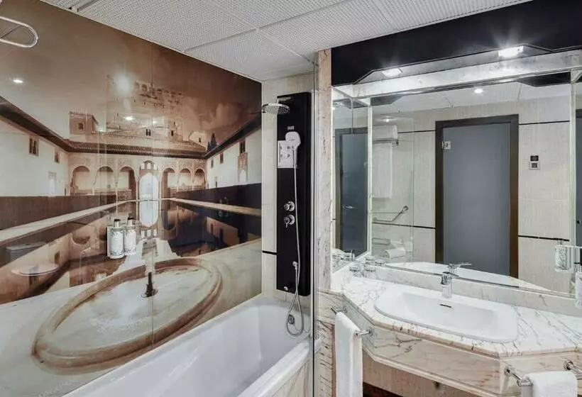 اتاق استاندارد سه نفره, Gran Hotel Luna de Granada