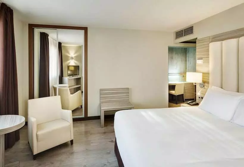 اتاق استاندارد سه نفره, Gran Hotel Luna de Granada