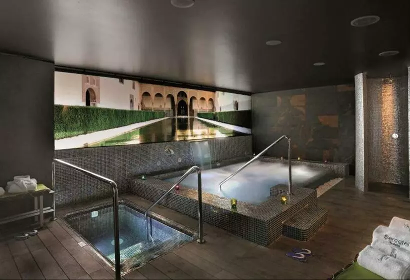 اتاق لوکس با تخت بزرگ, Gran Hotel Luna de Granada