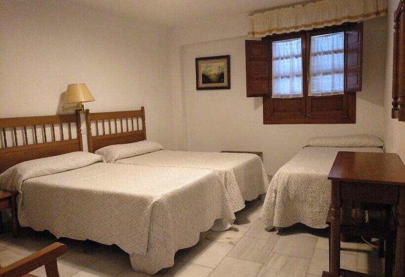 Habitació Triple Estàndard, Albucasis