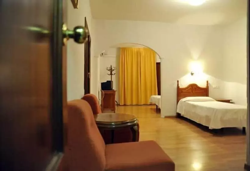 Cameră Triplă Standard, Andalucia