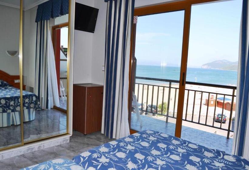 Triple Room Sea View, Arillo