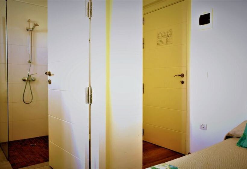 标准间, Ayamontino