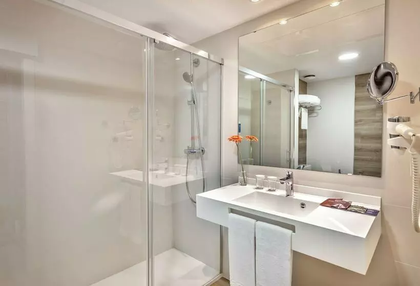 اتاق استاندارد با چشمانداز استخر, Barcelo Isla Canela