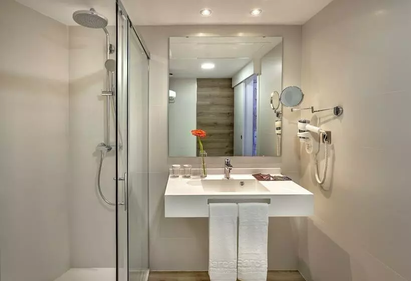 اتاق استاندارد با چشمانداز استخر, Barcelo Isla Canela