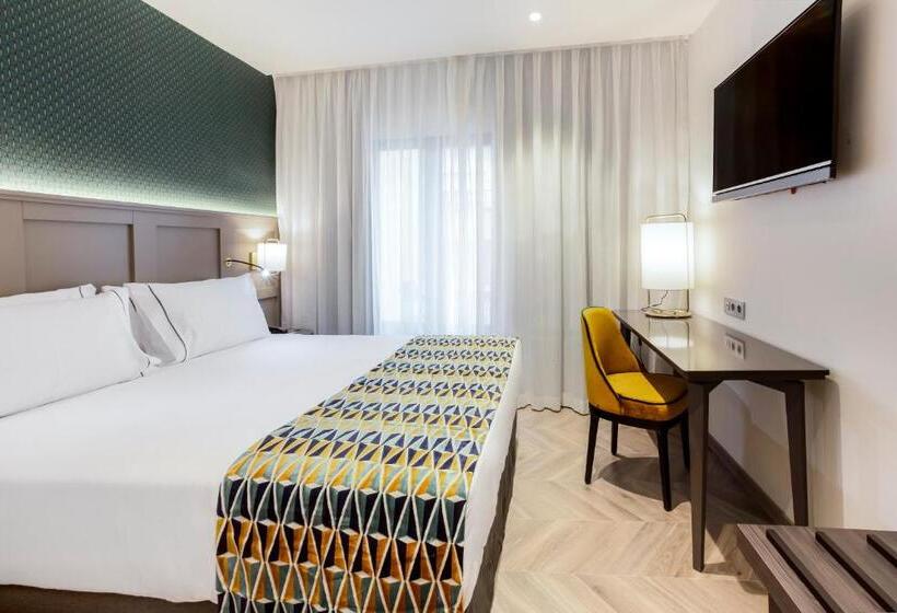 Номер Стандарт, Eurostars Puerta Real