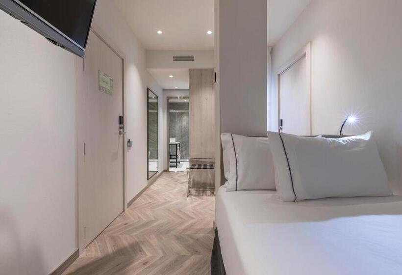 패밀리 룸, Eurostars Puerta Real