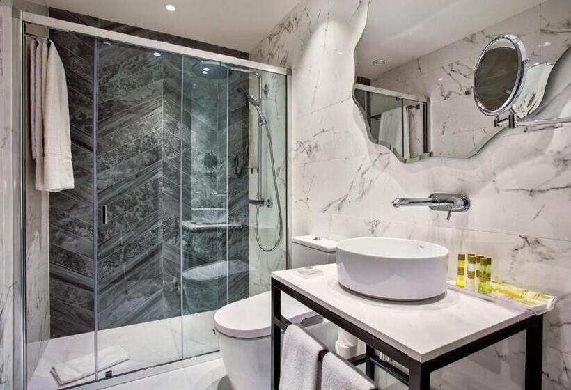 이코노미 룸, Eurostars Puerta Real