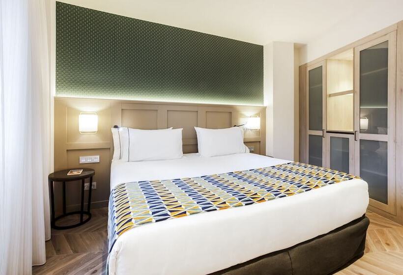 패밀리 룸, Eurostars Puerta Real