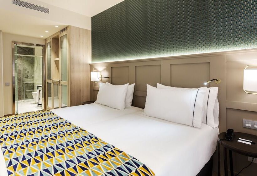 Номер Стандарт, Eurostars Puerta Real