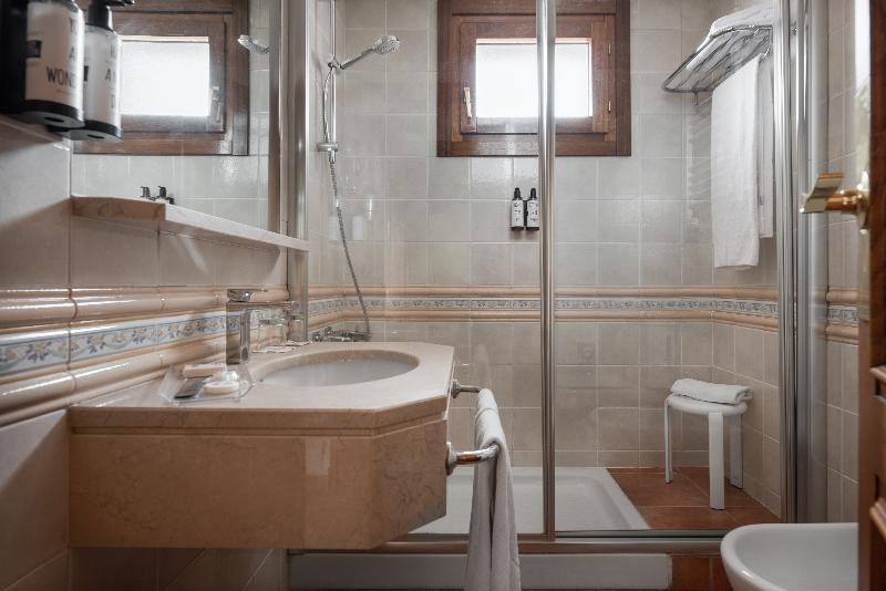 غرفة قياسية مزوَّدة بتراس, Exe Alfonso Viii