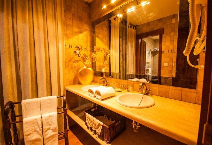 חדר סופריור, Hc Zoom