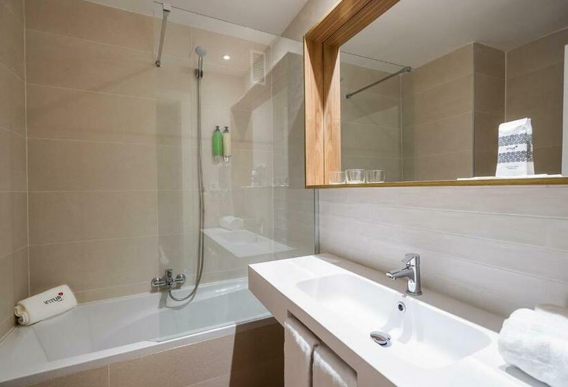 プールビュースタンダードルーム, Intelier Orange